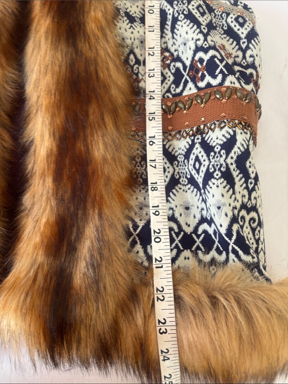 Sundance Brown Faux Fur-Trimmed Patterned Vest. Size Large. - Picture 7 of 8